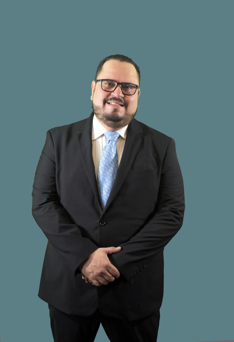#64 - Lic. Daniel Olivas Mariñelarena